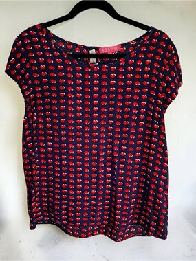 Rose & Thyme Heart Print Cap Sleeve Blouse Navy Red L